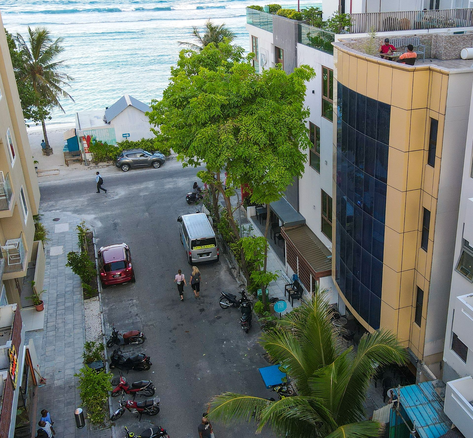 Turquoise Residence by UI